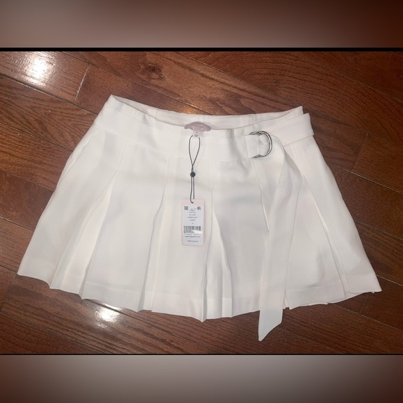 New! Revolve x Cinq a Sept Ciela White Mini Skirt/ Skort 🤍 size 6 NWT! - Picture 8 of 12